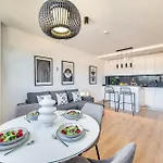 Xpce Urban 14 Skyline - Parking Free Apartman